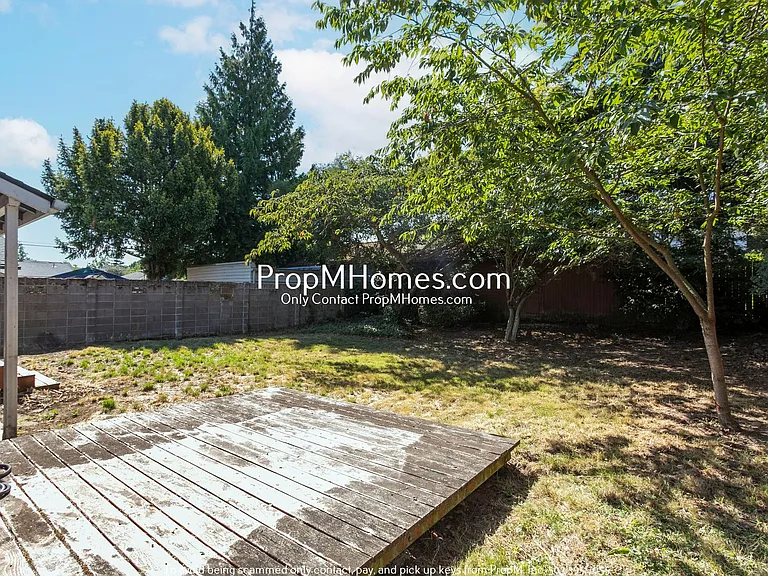 9038 NE Humboldt St — Photo 17