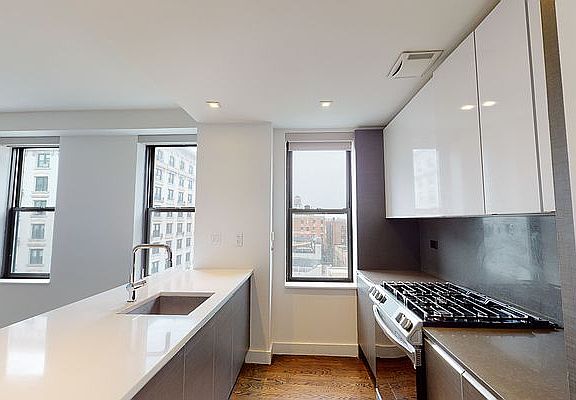 5th image of 666 W End Ave APT 10J