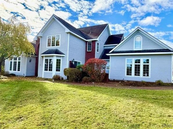 1180 Davinci Dr, Cortland, NY 13045
