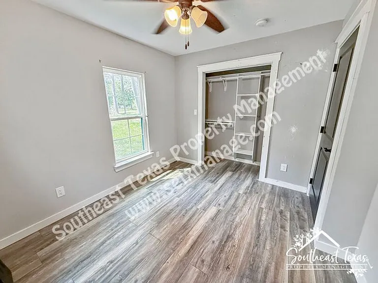 990 Springdale St — Photo 13