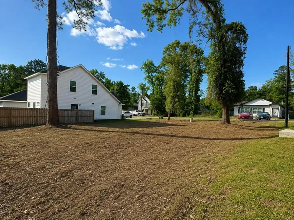 16721 E Ivanhoe, Montgomery, TX 77316
