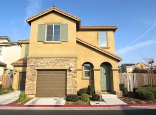 3047 Roche Ln, Clovis, CA 93619