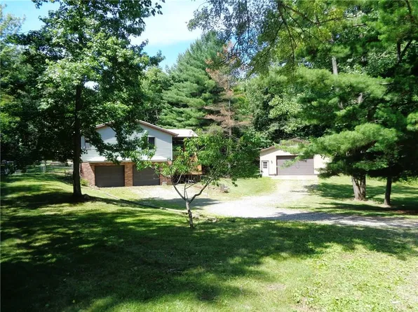7599 Eberhart Rd NW, Dover, OH 44622