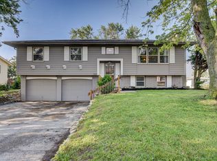 2213 Twin Ridge Dr, Bellevue, NE 68005