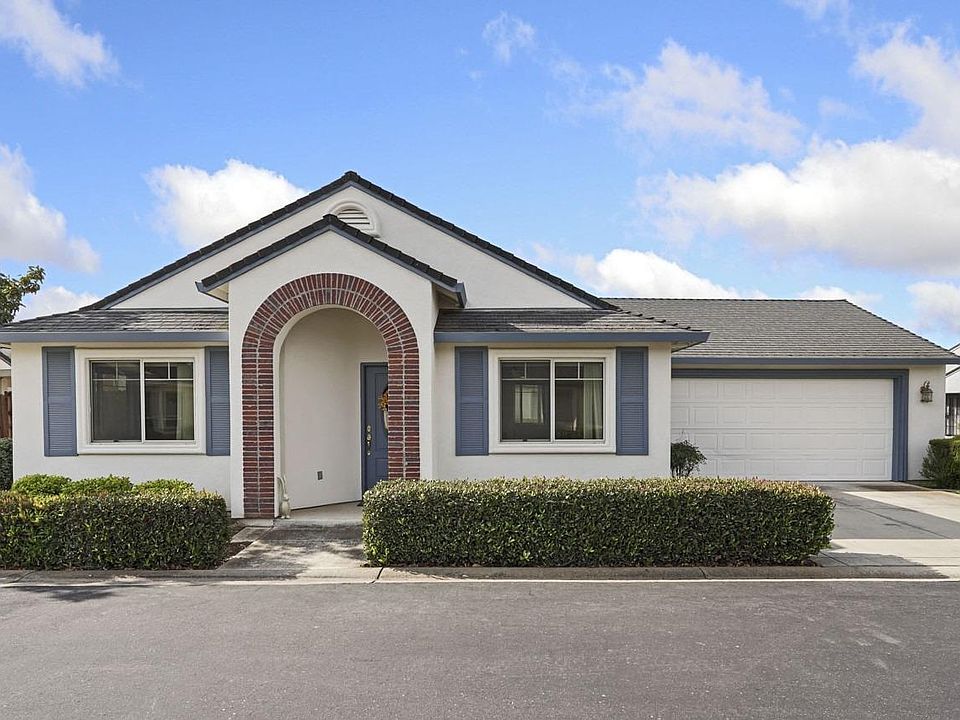 1st image of 641 Village Dr