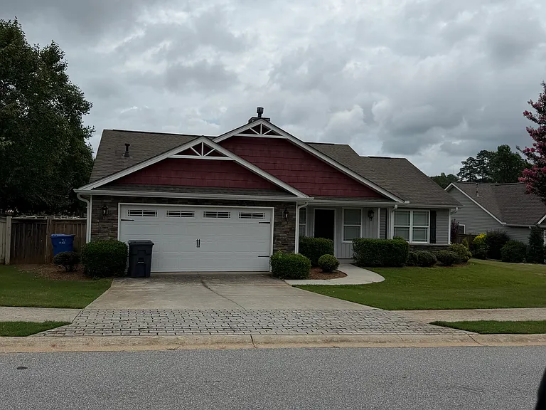 304 Hawk Valley Dr — Photo 1