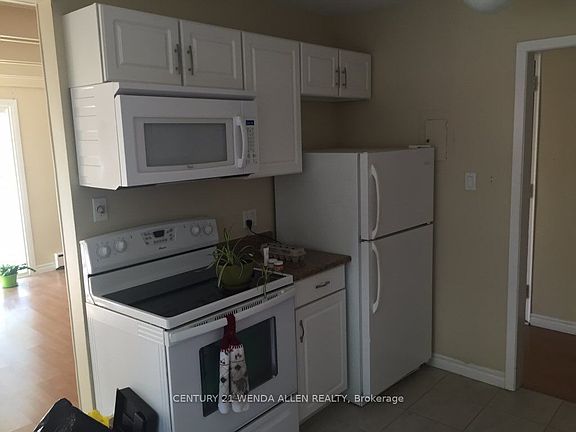2nd image of 558 Lansdowne Dr