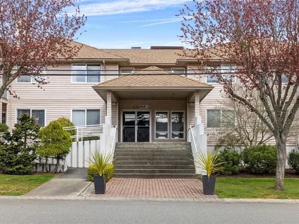 273 Moilliet St S #207, Parksville, BC V9P 2T1