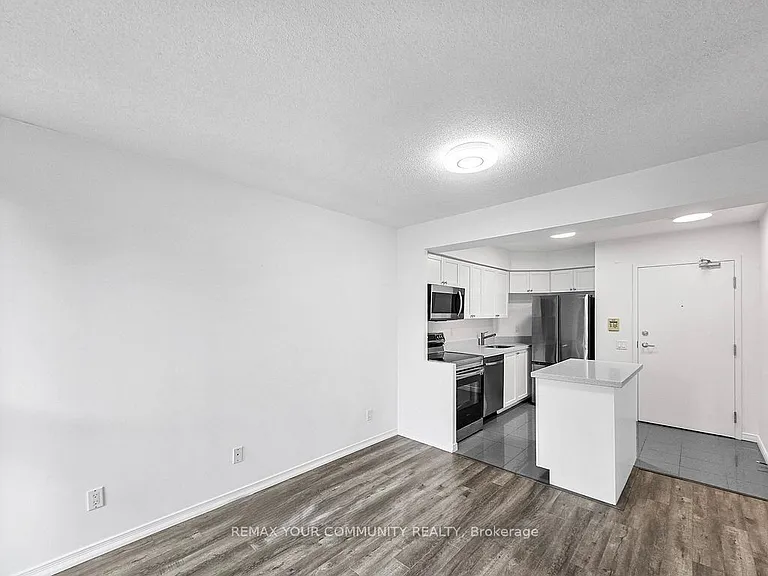 30 Harrison Garden Blvd #911 — Photo 3
