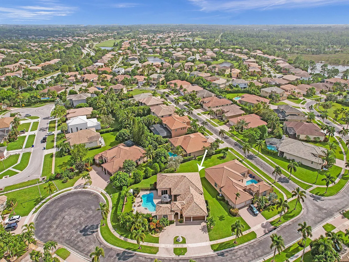 Building Photo - 2933 E Fontana Ct