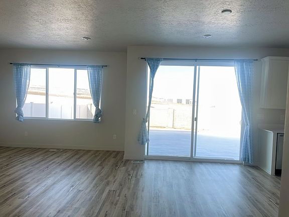 4th image of 286 W Snowberry Dr