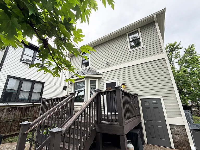909 Phillips St — Photo 18
