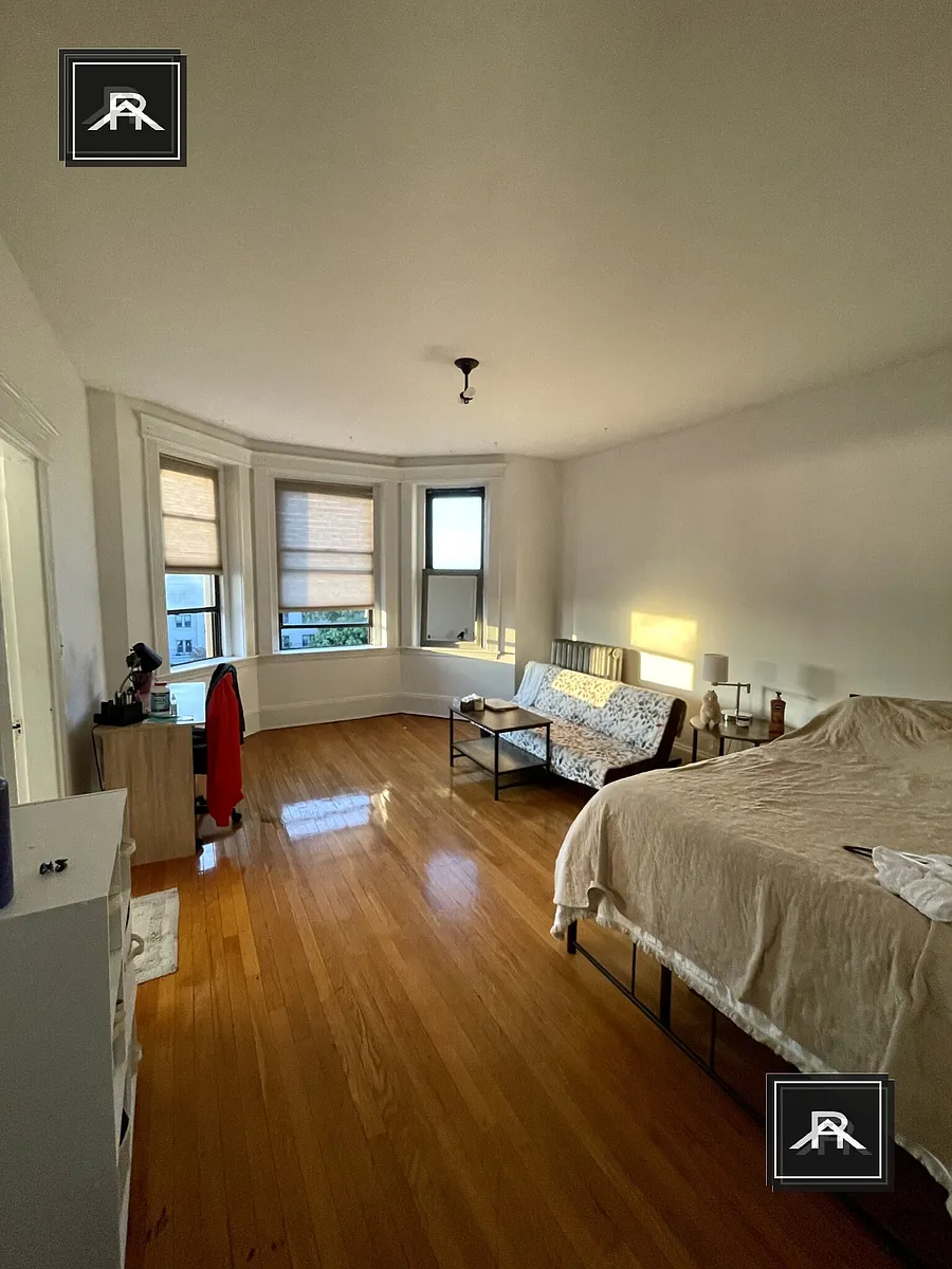 Building Photo - 1256 Commonwealth Ave #27