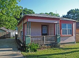 709 E Alamo St, Brenham, TX 77833
