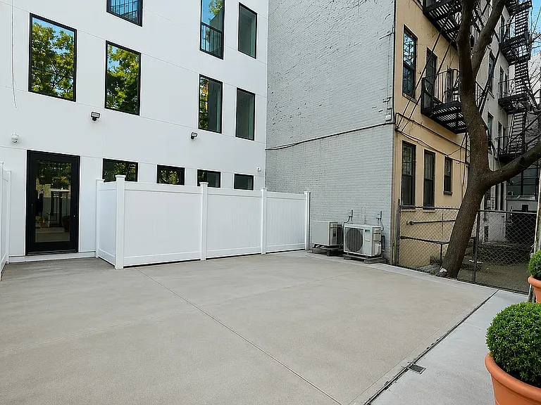 720 De Kalb Ave #3 — Photo 6