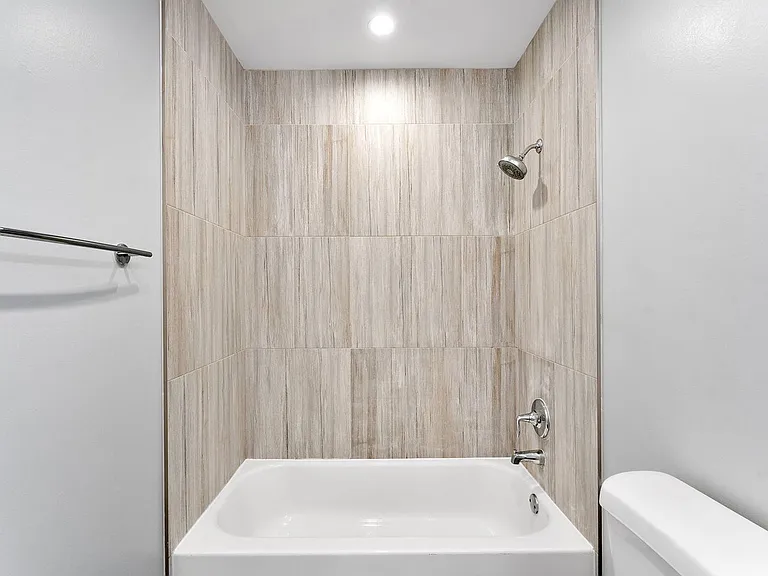470 NW 20th St #3070 — Photo 17