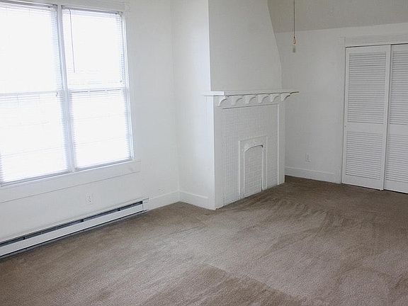 4th image of 236 Sydney St SE