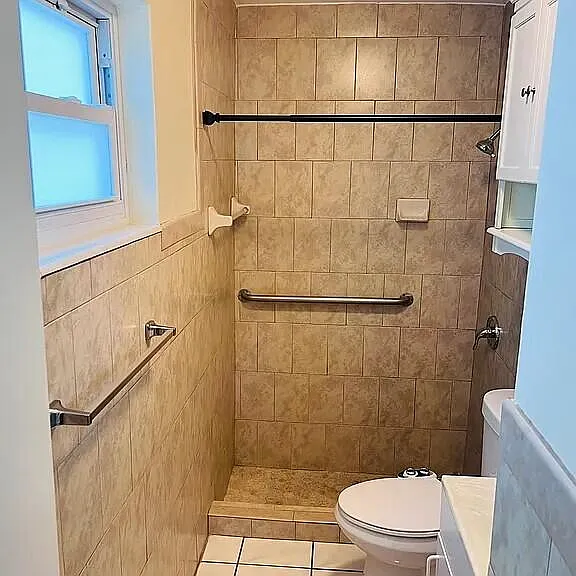 8136 NW 21st Ct — Photo 9