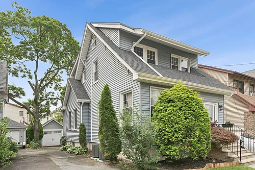 22 Lincoln Pl Photo 1