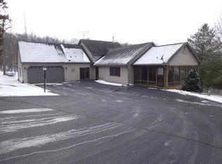 14585 Valley View Rd, Mount Hope, WI 53816