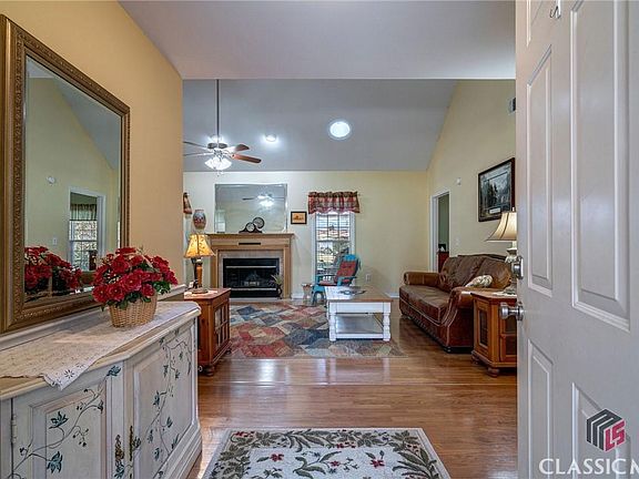 4th image of 280 Woodgrove Dr