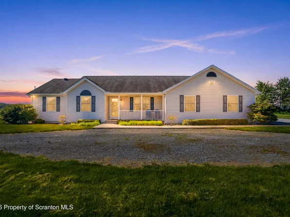 522 Overlook Dr, Falls, PA 18615