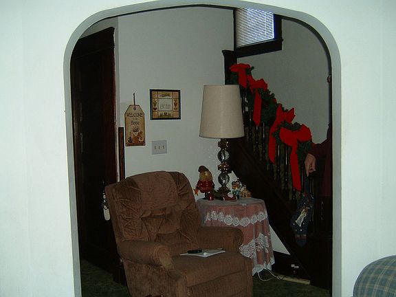 3rd image of 137 E Main St SE