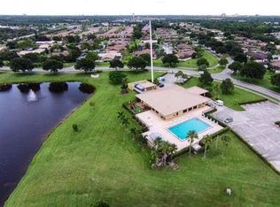 5365 Eagle Lake Dr, Palm Beach Gardens, FL 33418
