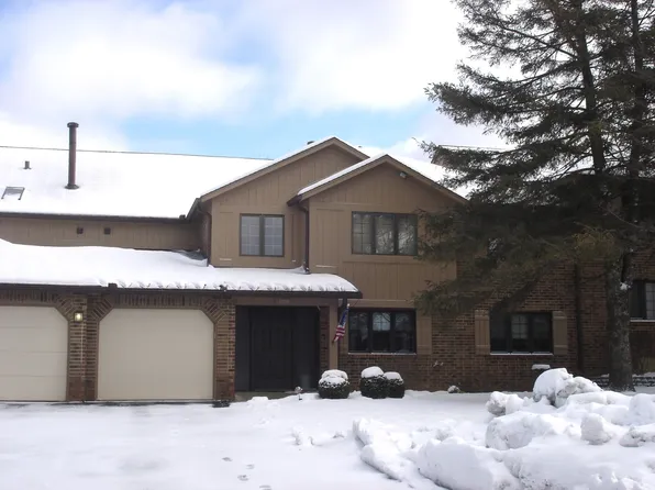13255 S Oak Hills Pkwy #2CR, Palos Heights, IL 60463
