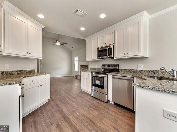 5th image of 416 Myles Way