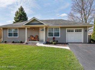 1903 Burr Oak Ln, Lindenhurst, IL 60046