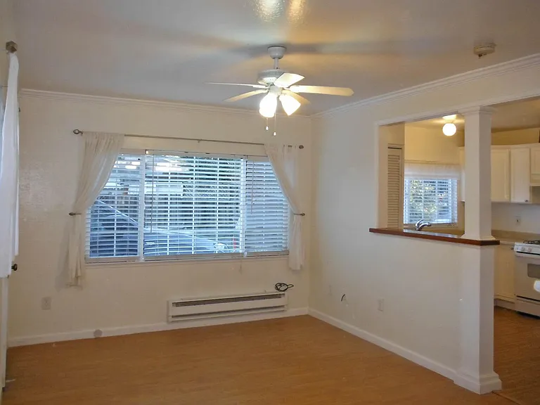 203 Forest Dr — Photo 3