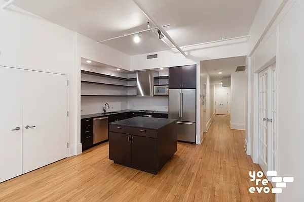 Sold by Yoreevo, LLC | media 2