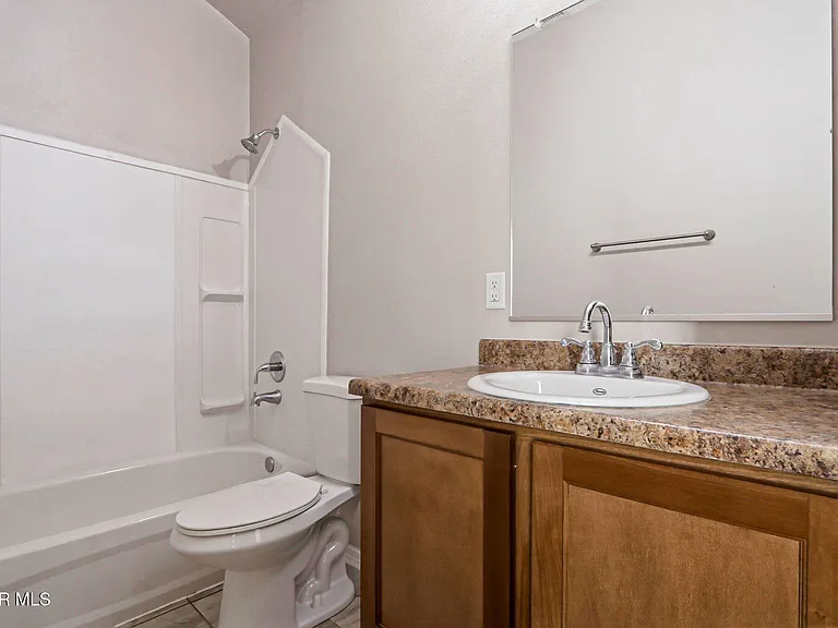 714 Hc Gilbert Minjares Dr #A — Photo 15