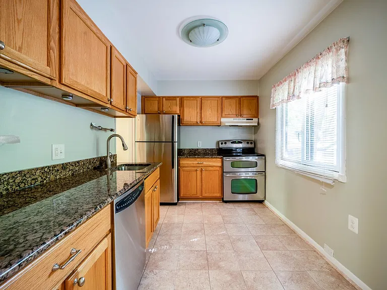 2455 Pyrenees Ct — Photo 5