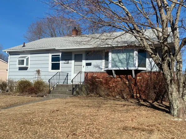 27 Surrey Lane, Norwich, CT 06360