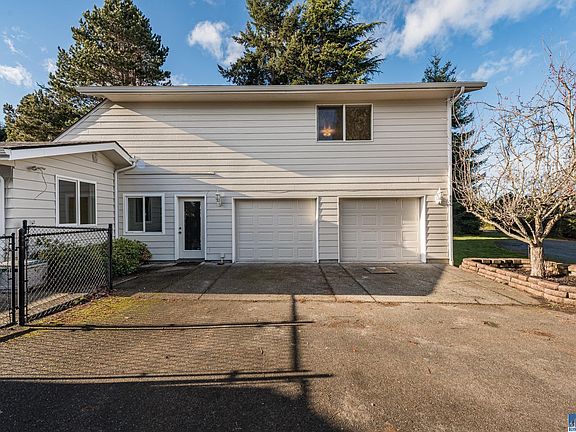 4th image of 120 Harriette Ln