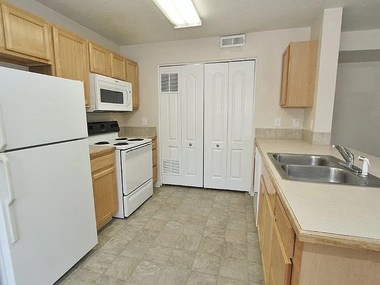 11840 W Cloverbrook Ln #101 — Photo 8