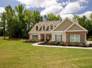 8631 Decoy Ln, Lula, GA 30554