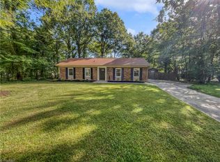 2 Manard Ct, Greensboro, NC 27407