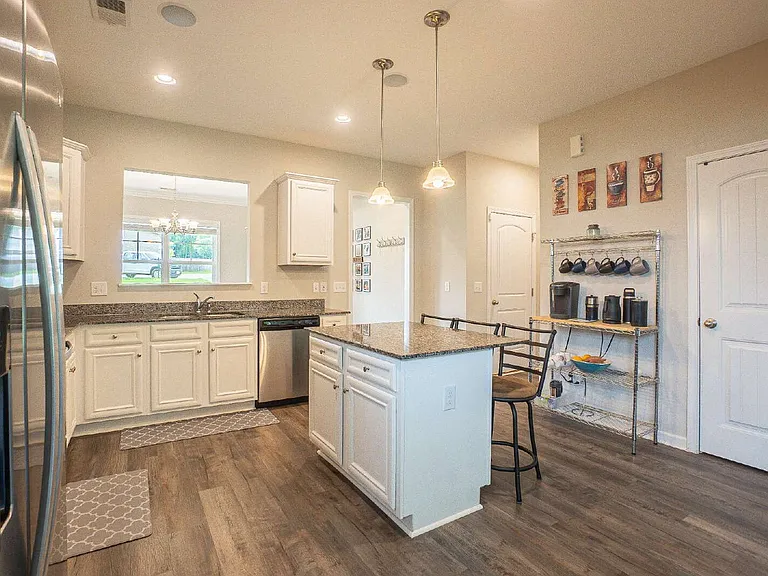 30 Ellis Cir — Photo 14