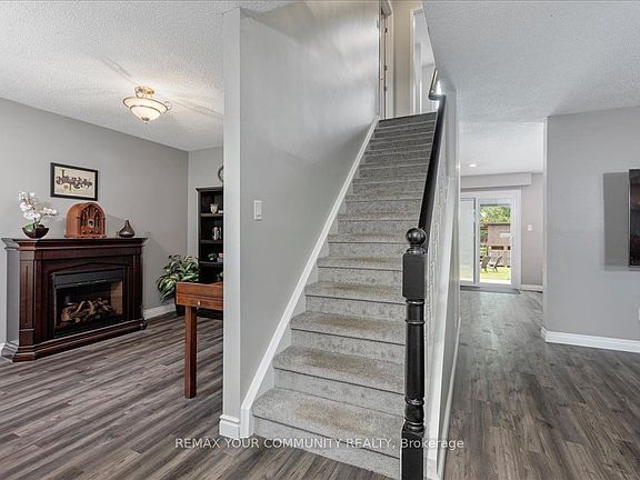 5th image of 1005 Vance Cres