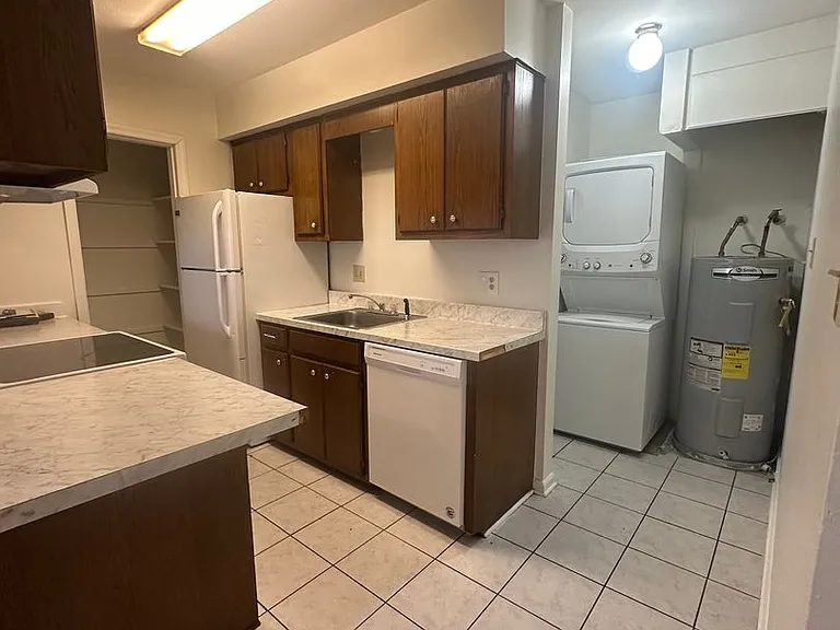 601 Bertig St — Photo 3