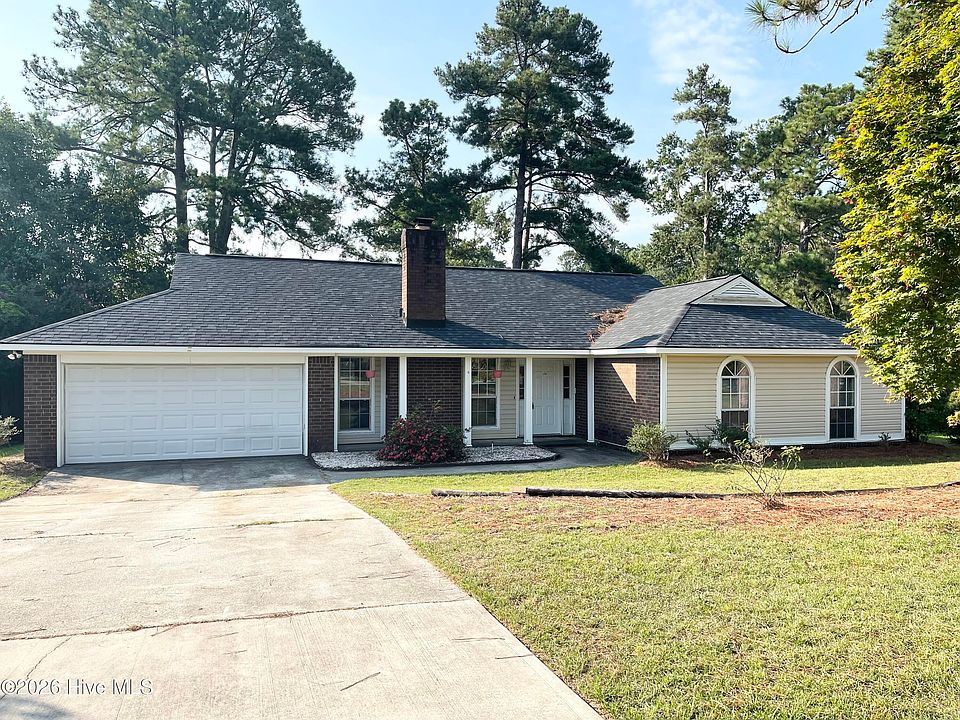 1st image of 642 Clinton Way W