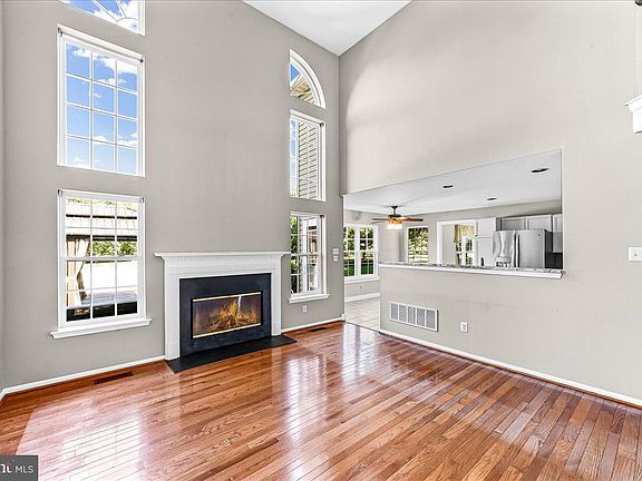4th image of 221 Owenwood Dr