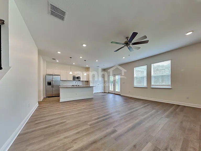 27189 Saint Andrews Ave — Photo 7