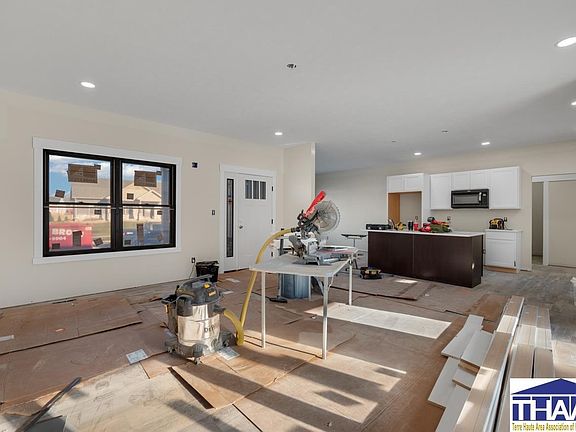 5th image of 703 Vista Glen Dr