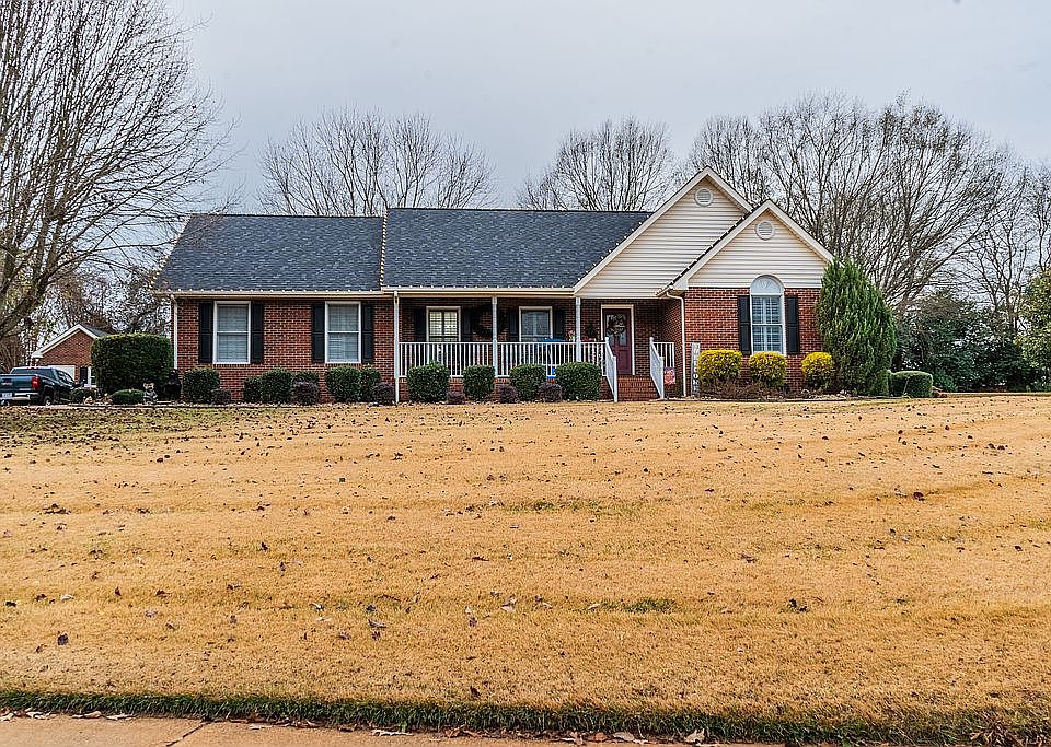 1st image of 100 Highland Pines Dr