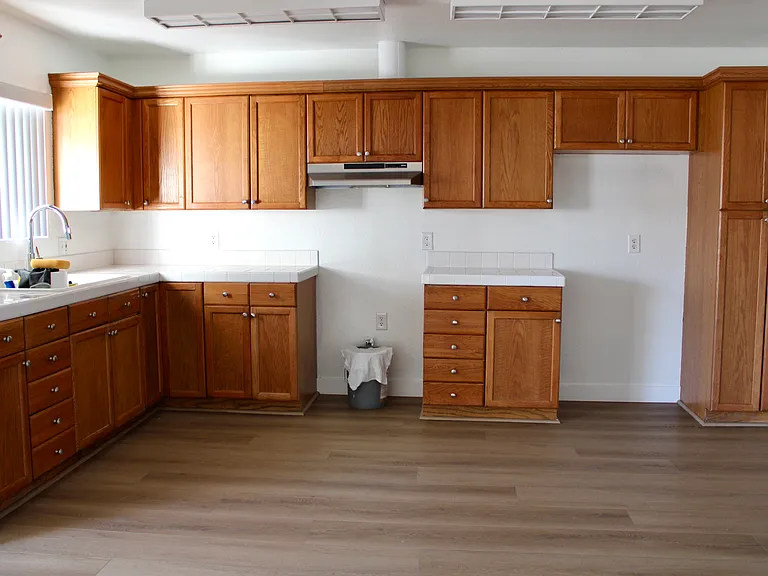 2774 Laurel Pl #B — Photo 2