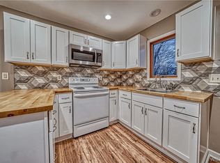 60 Velore Ave, Orchard Park, NY 14127
